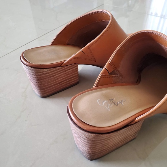 Crown Vintage Brown Mules - Picture 5 of 10